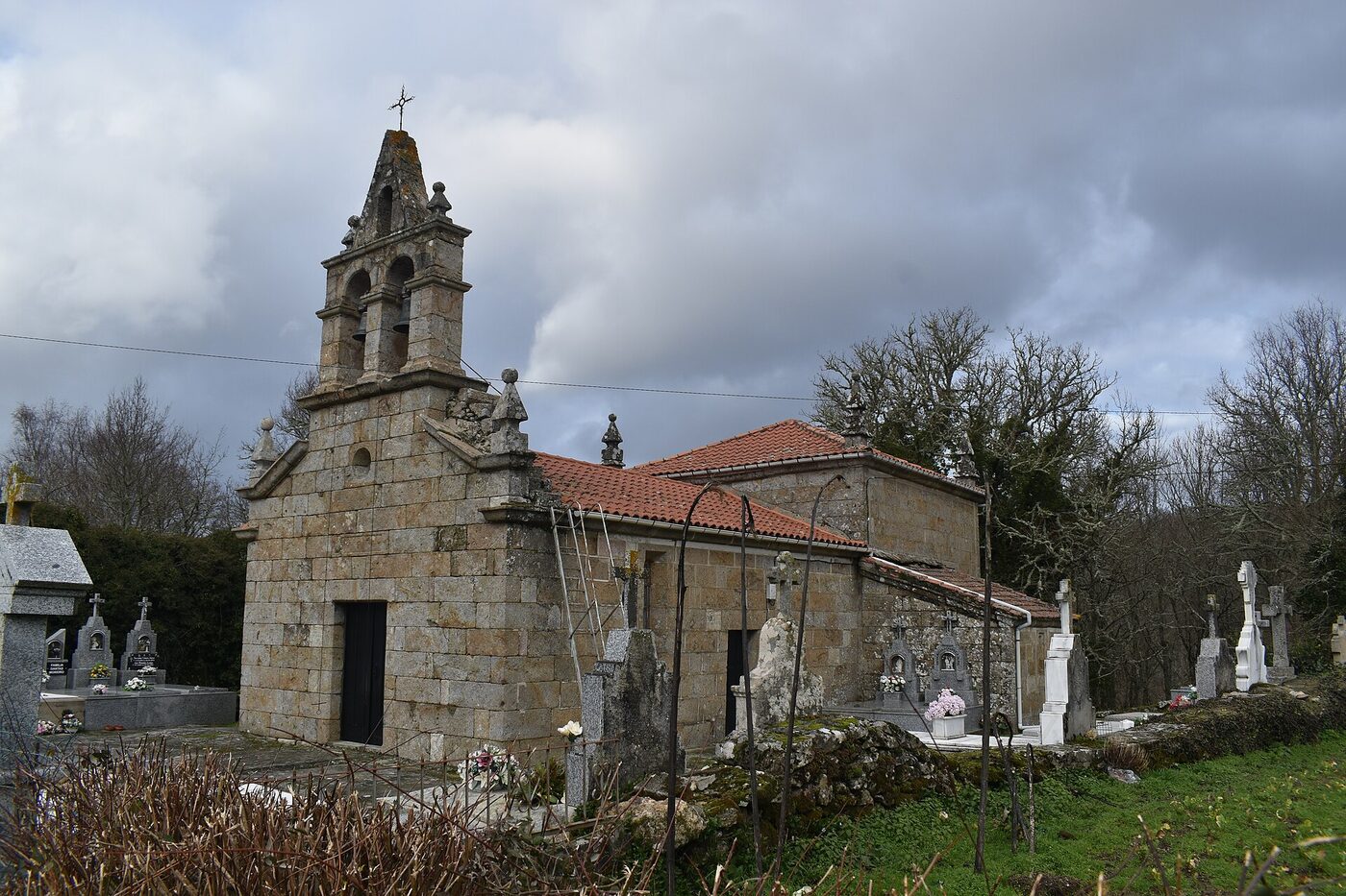 Igrexa de San Mamede de Albos en Verea
