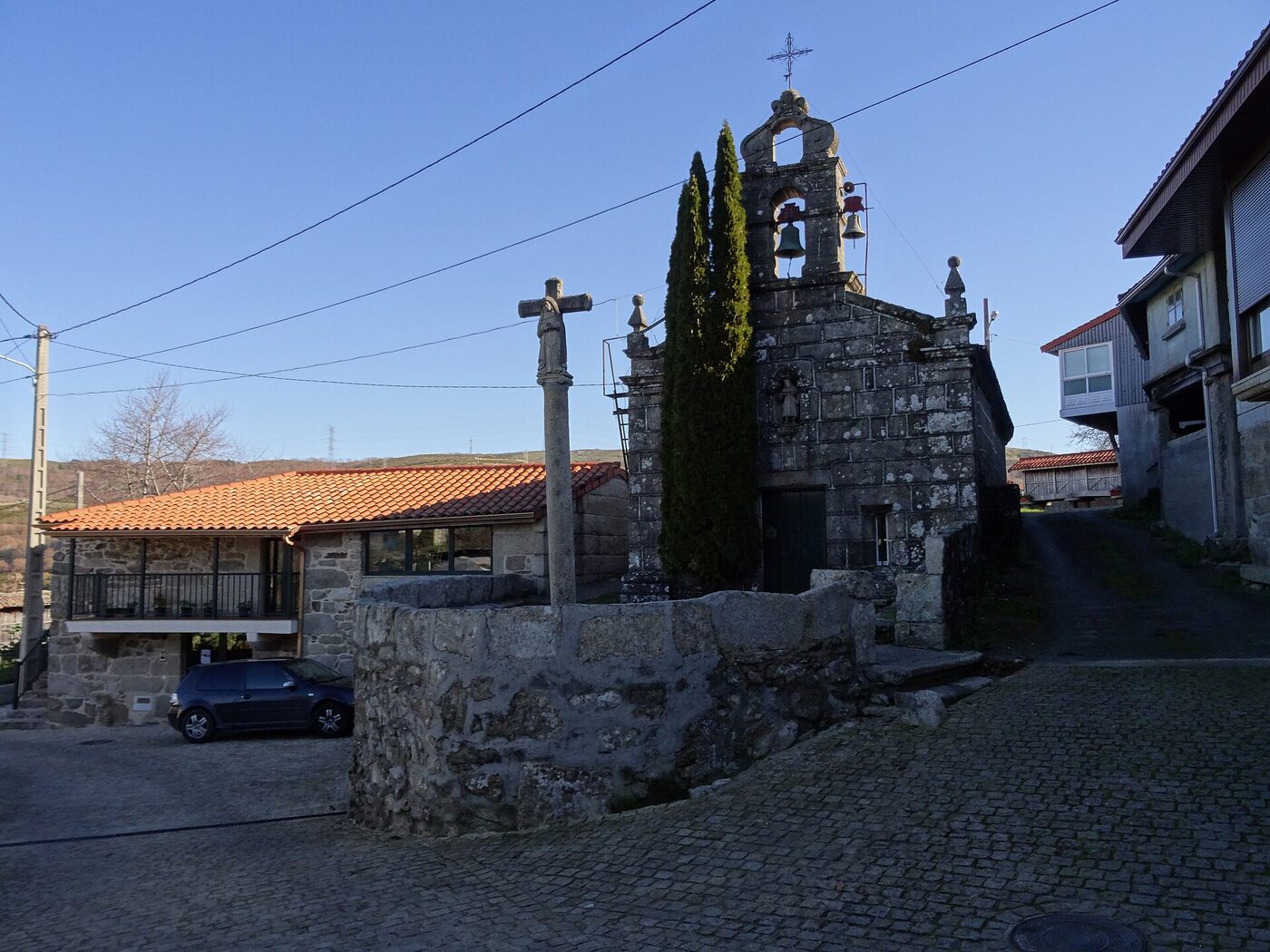 Igrexa de Santiago de Xacebáns en Quintela de Leirado