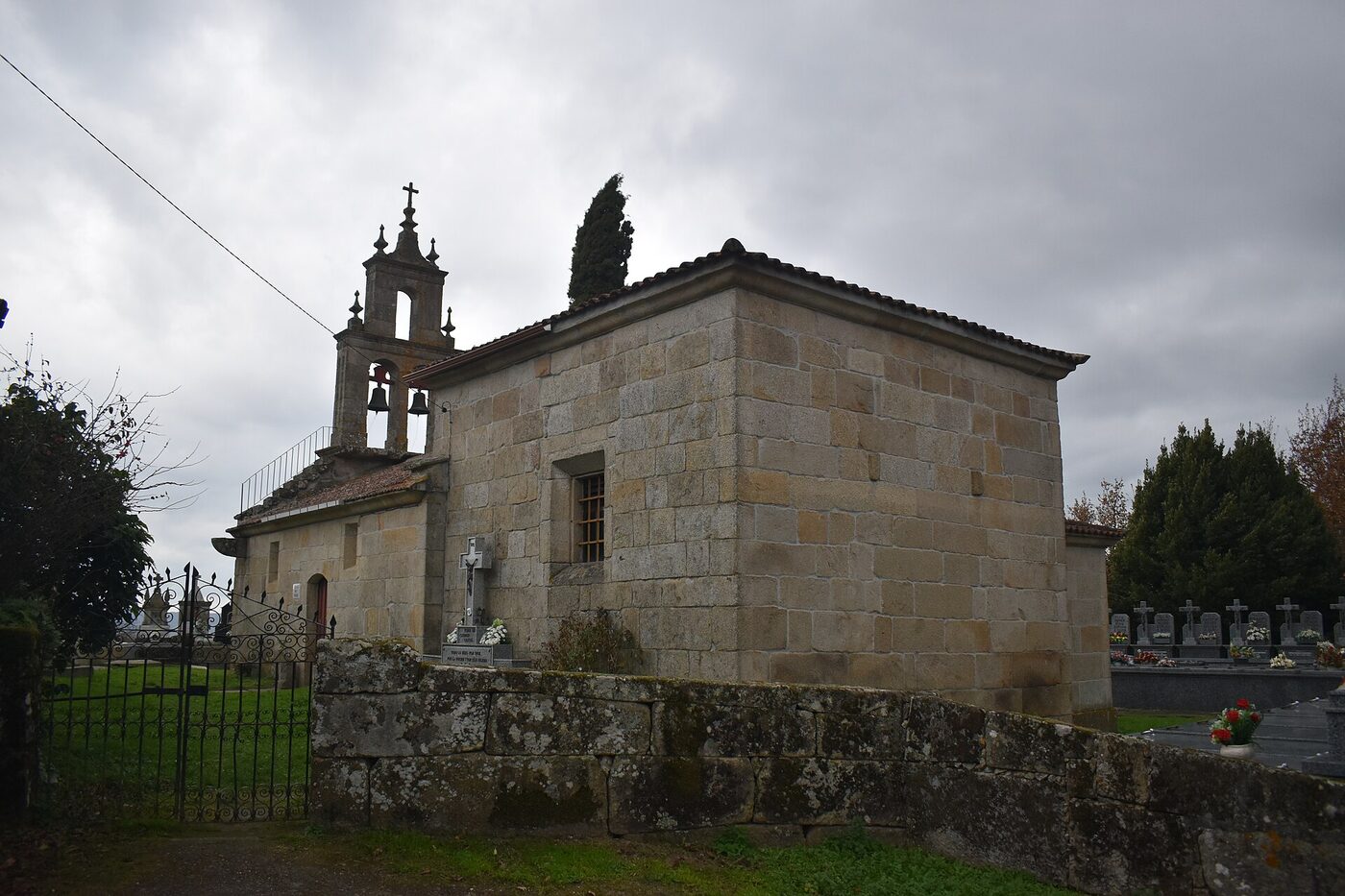 Igrexa de Santa Baia de Golpellás en Rioseco