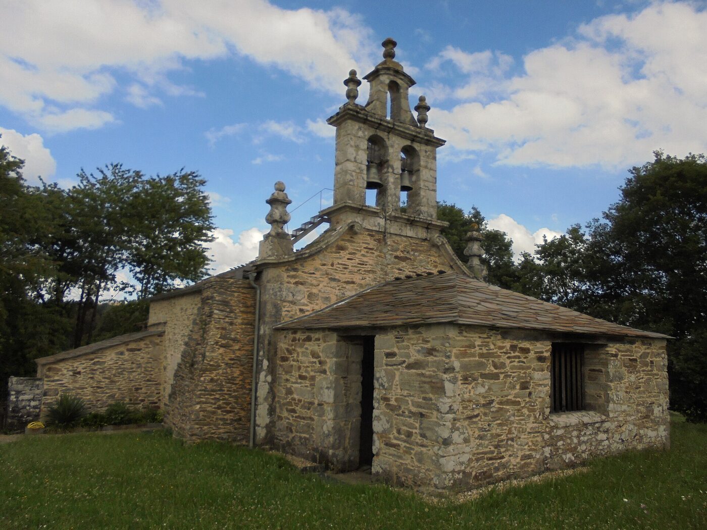 Igrexa de San Miguel de Páramo en Castroverde