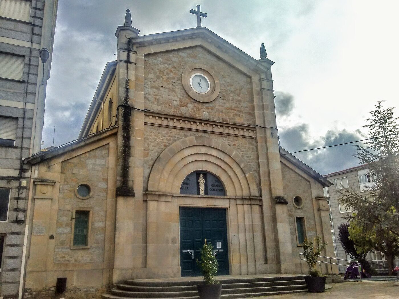 Igrexa do Sagrado Corazón da Carballeira en Ourense