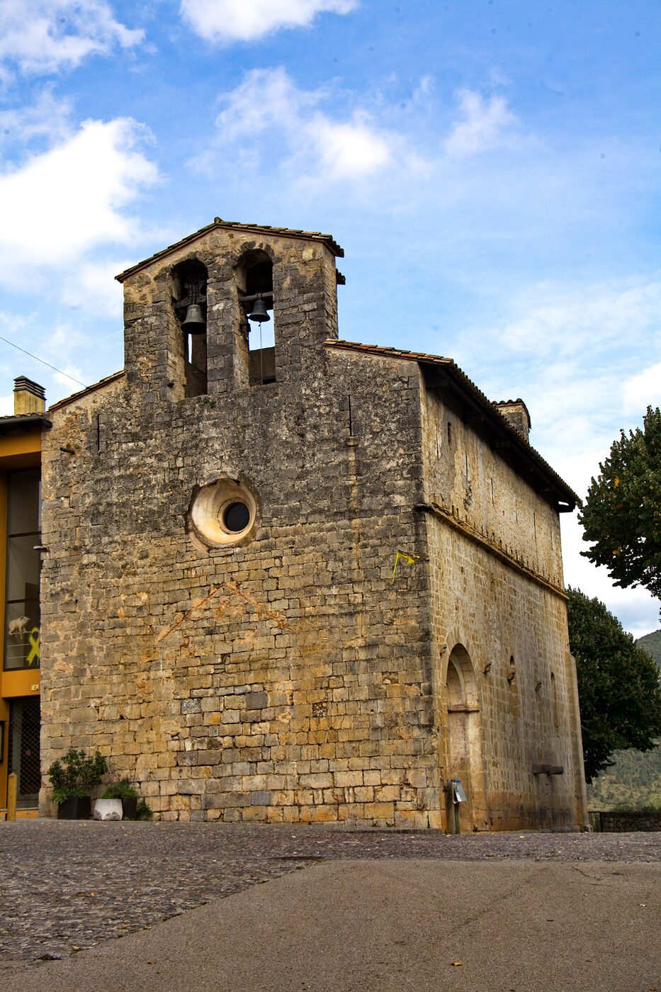 Sant Llorenç d'Oix en Montagut i Oix