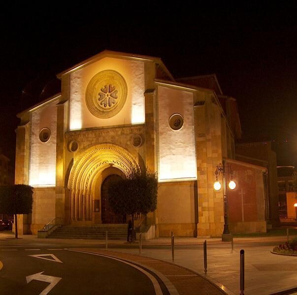Iglesia de San Pedro en Langreo