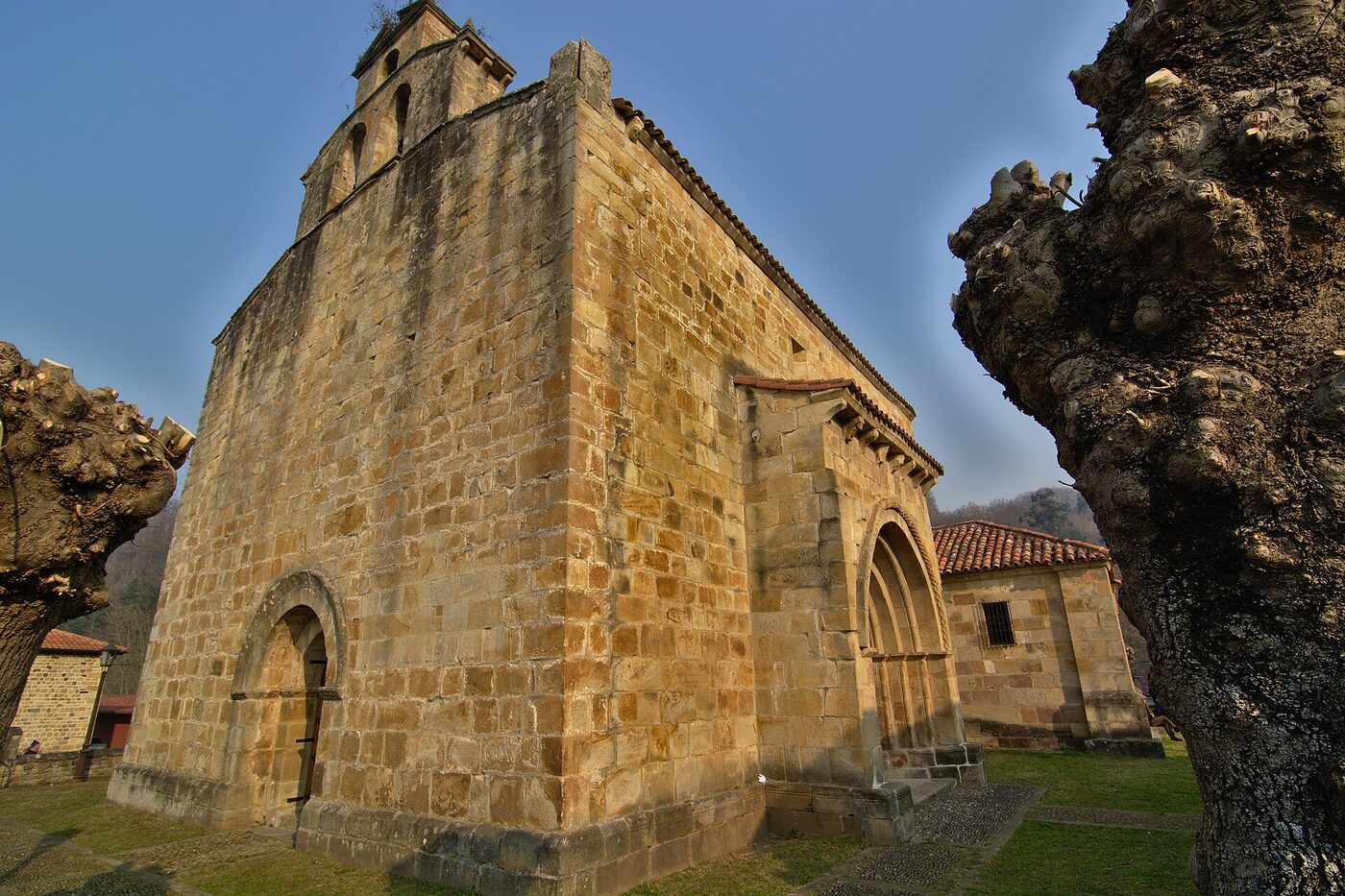 Iglesia de San Facundo y San Primitivo en Molledo