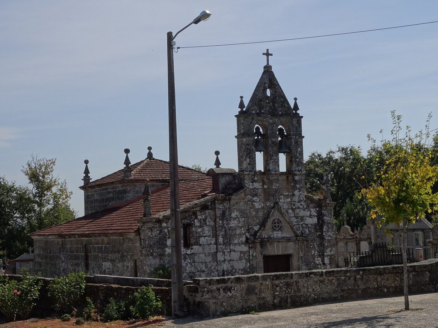 Igrexa de Santo Estevo de Vilamoure en Punxín