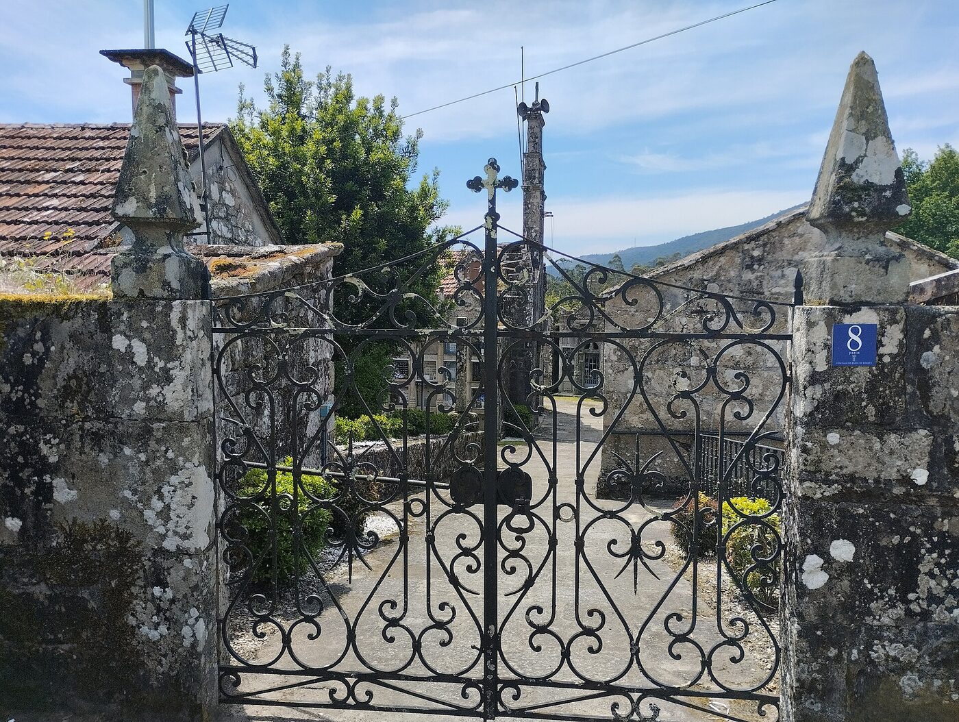 Igrexa de Santa María de Pazos en Pazos de Borbén