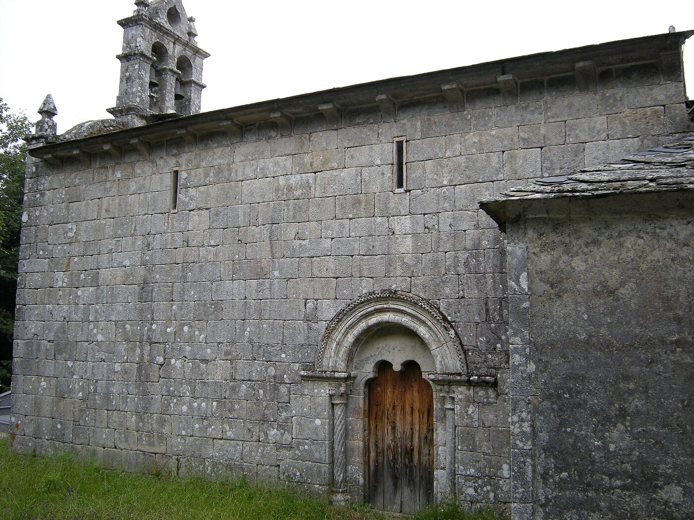 Igrexa de San Miguel de Bacurín en Lugo