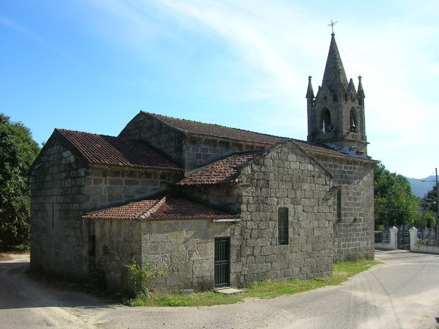 Igrexa de San Pedro de Angoares en Ponteareas