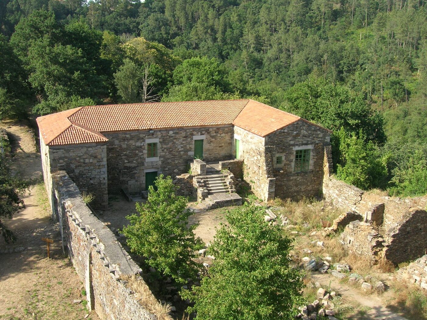 Mosteiro de San Lourenzo de Carboeiro en Silleda