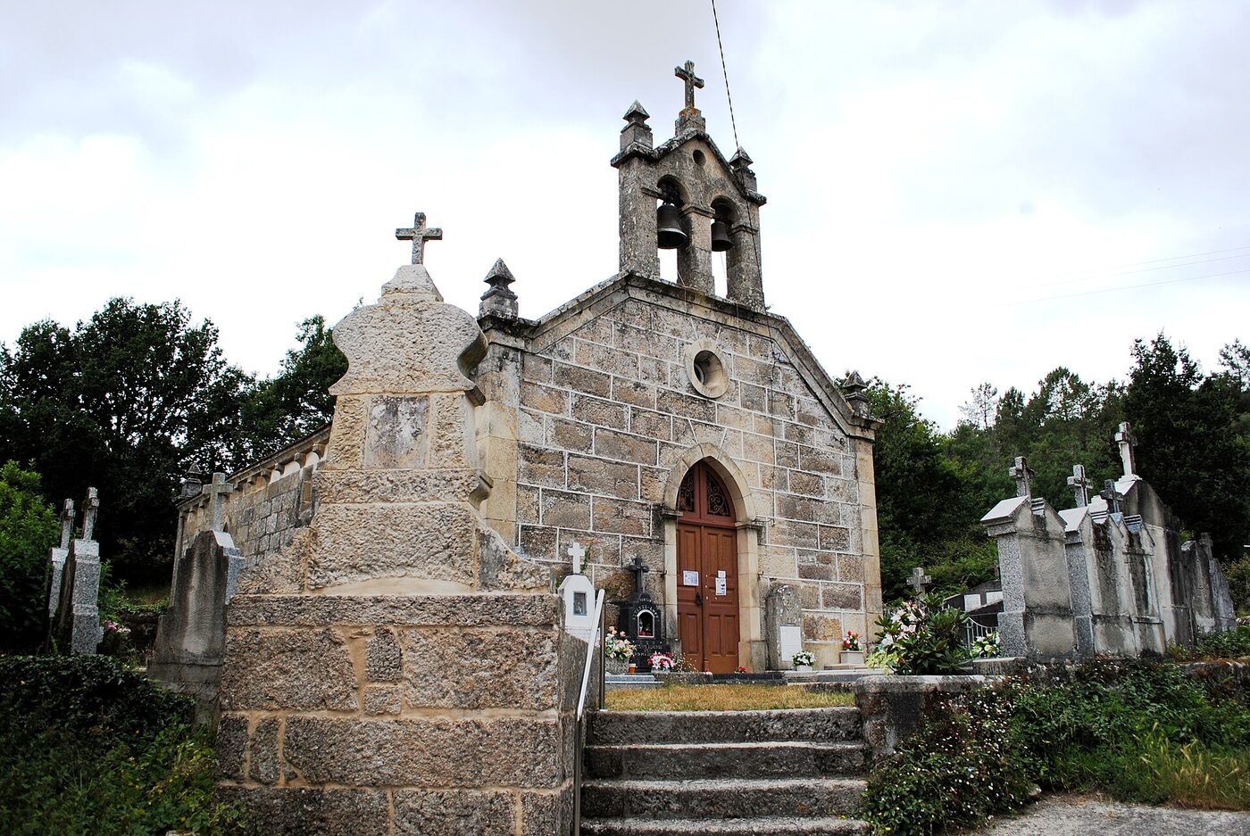 Igrexa de Santa Mariña de Albán en Coles