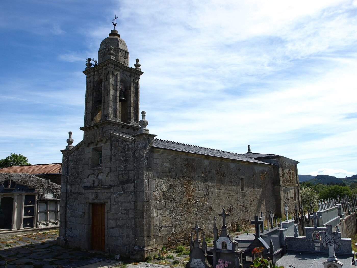 Igrexa de San Salvador de Vilaesteva en O Saviñao