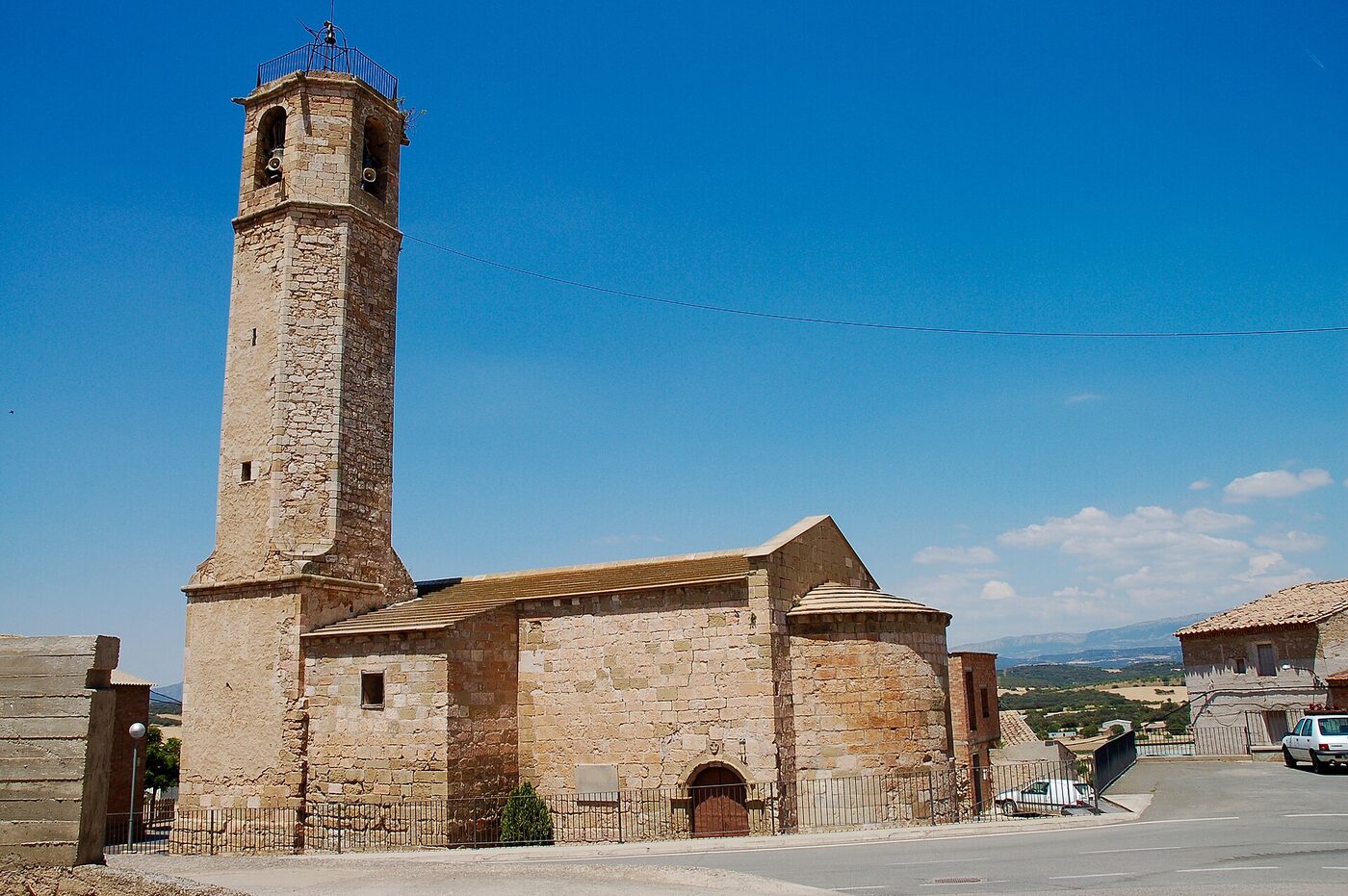 Santa Maria en les Avellanes i Santa Linya
