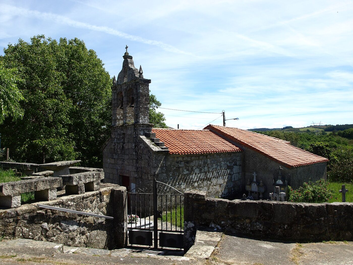 Igrexa de Santiago de Xuvencos en O Saviñao