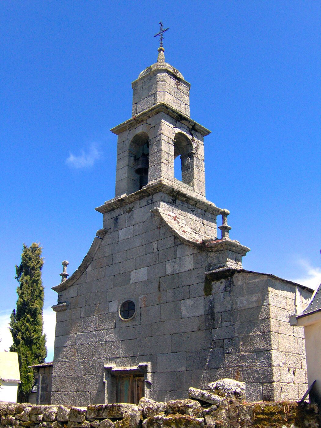 Igrexa de Santa María de Castromao en A Veiga