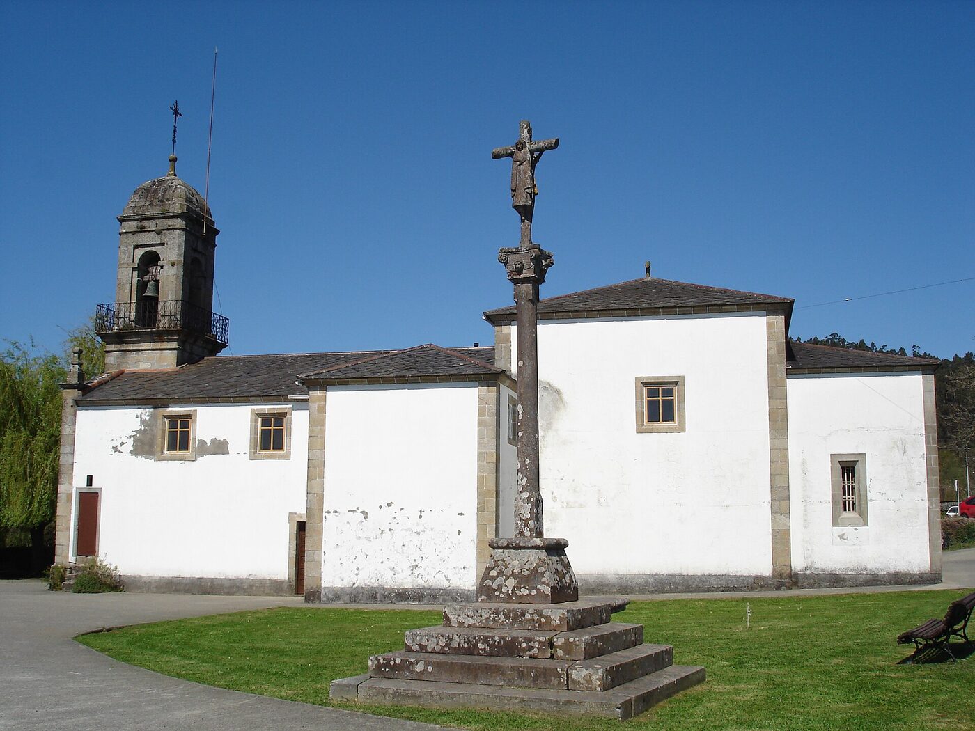 Igrexa de San Salvador de Pedroso en Narón