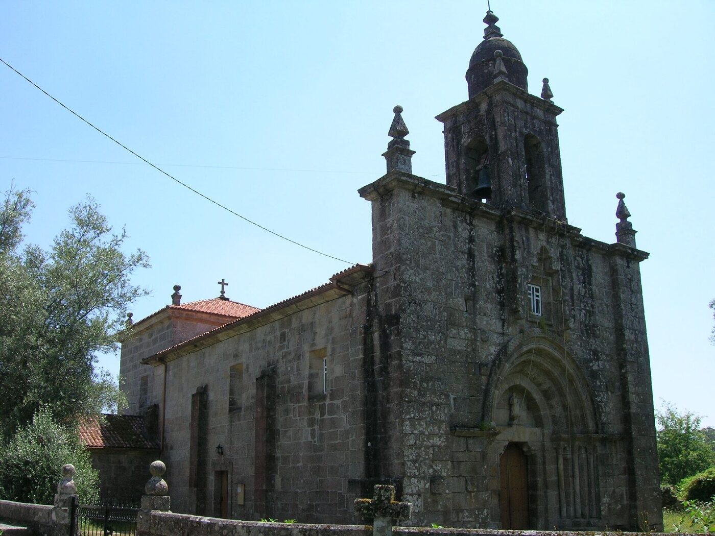 Igrexa de San Salvador de Padróns en Ponteareas