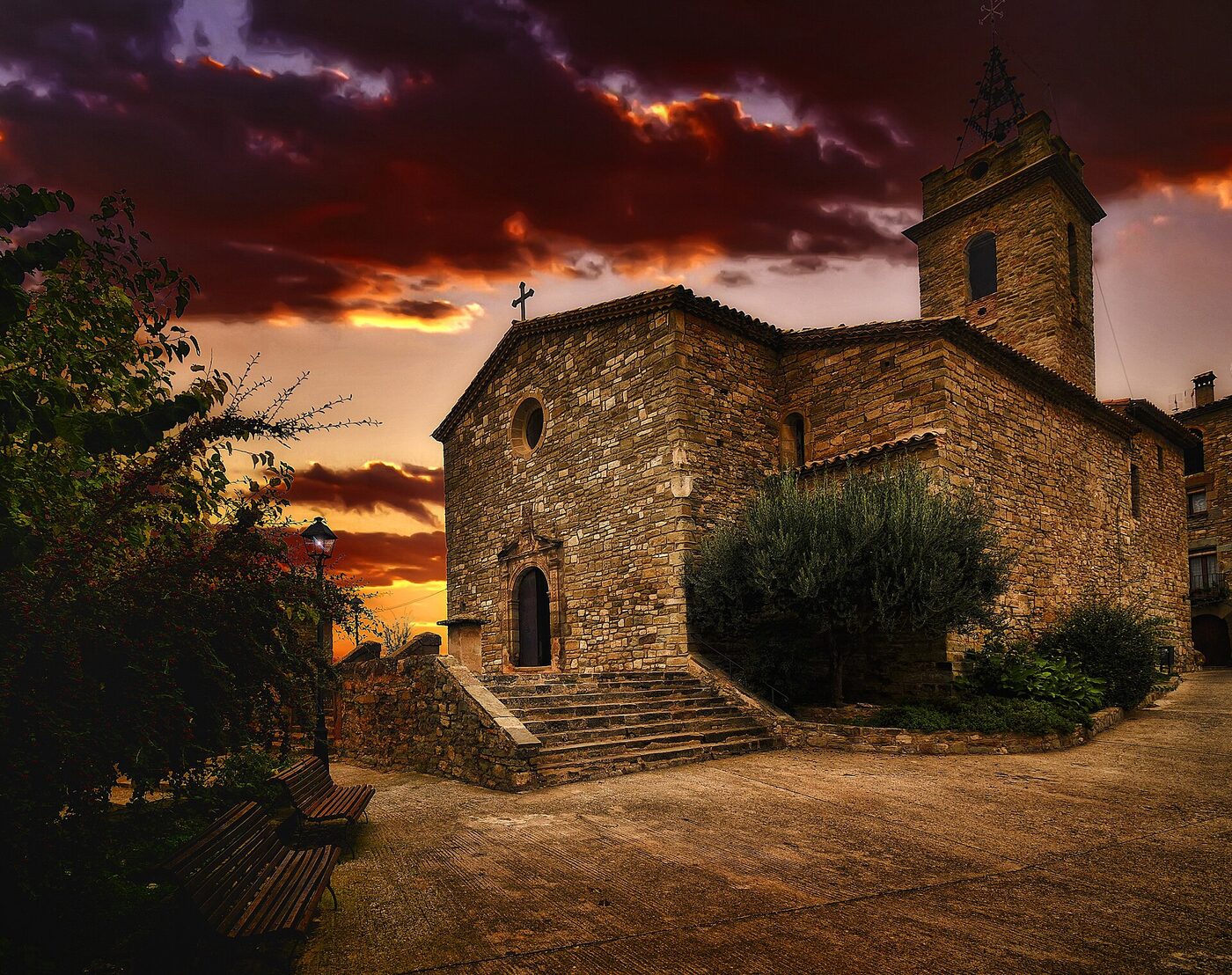 Església Vella de Santa Maria d'Oló en Santa Maria d'Oló