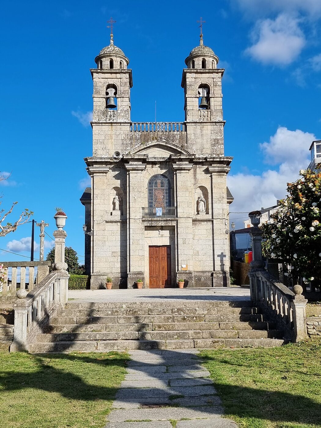 Igrexa de Nosa Señora dos Remedios en O Castro de Caldelas