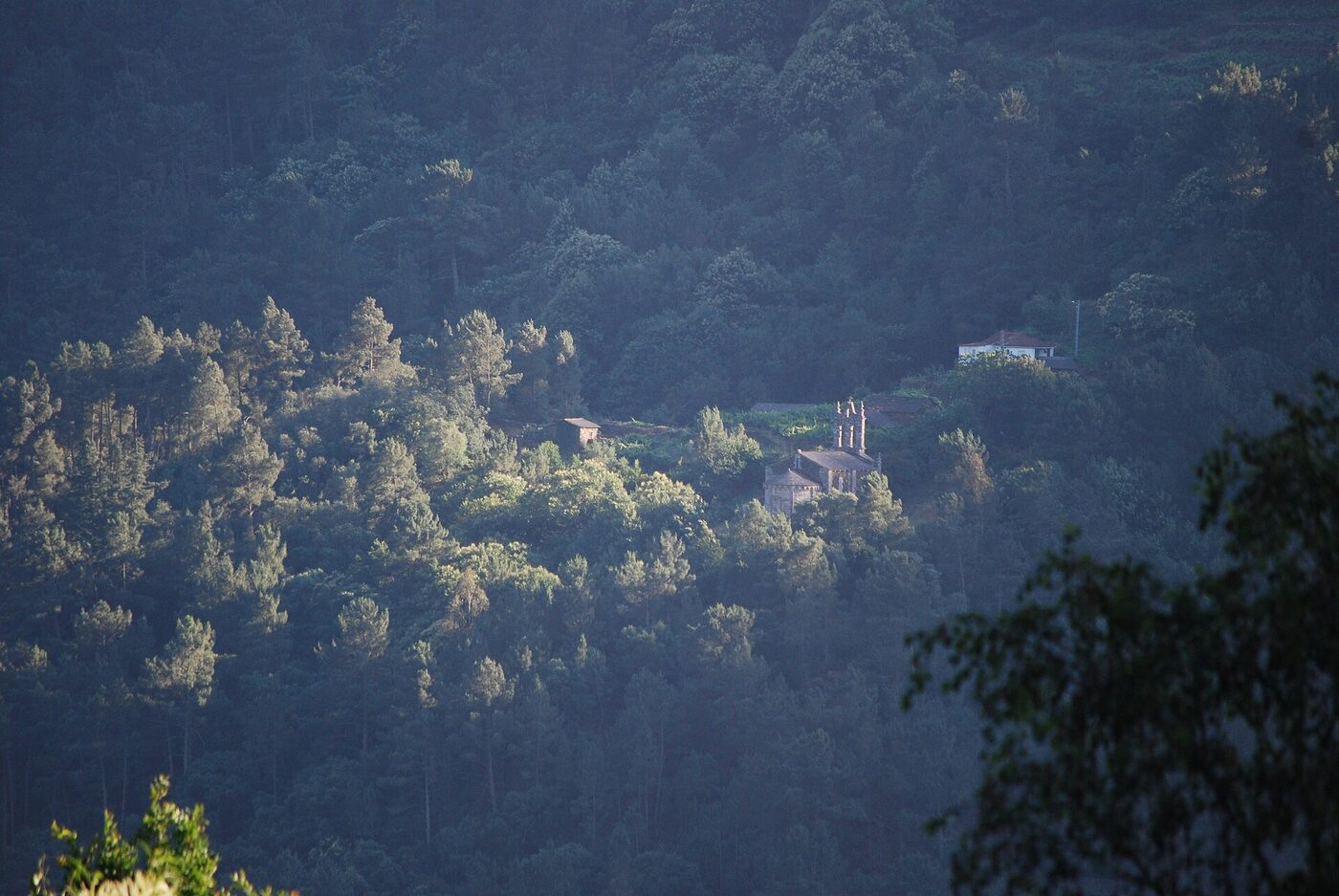 Igrexa Nova de San Xoán da Cova en Carballedo