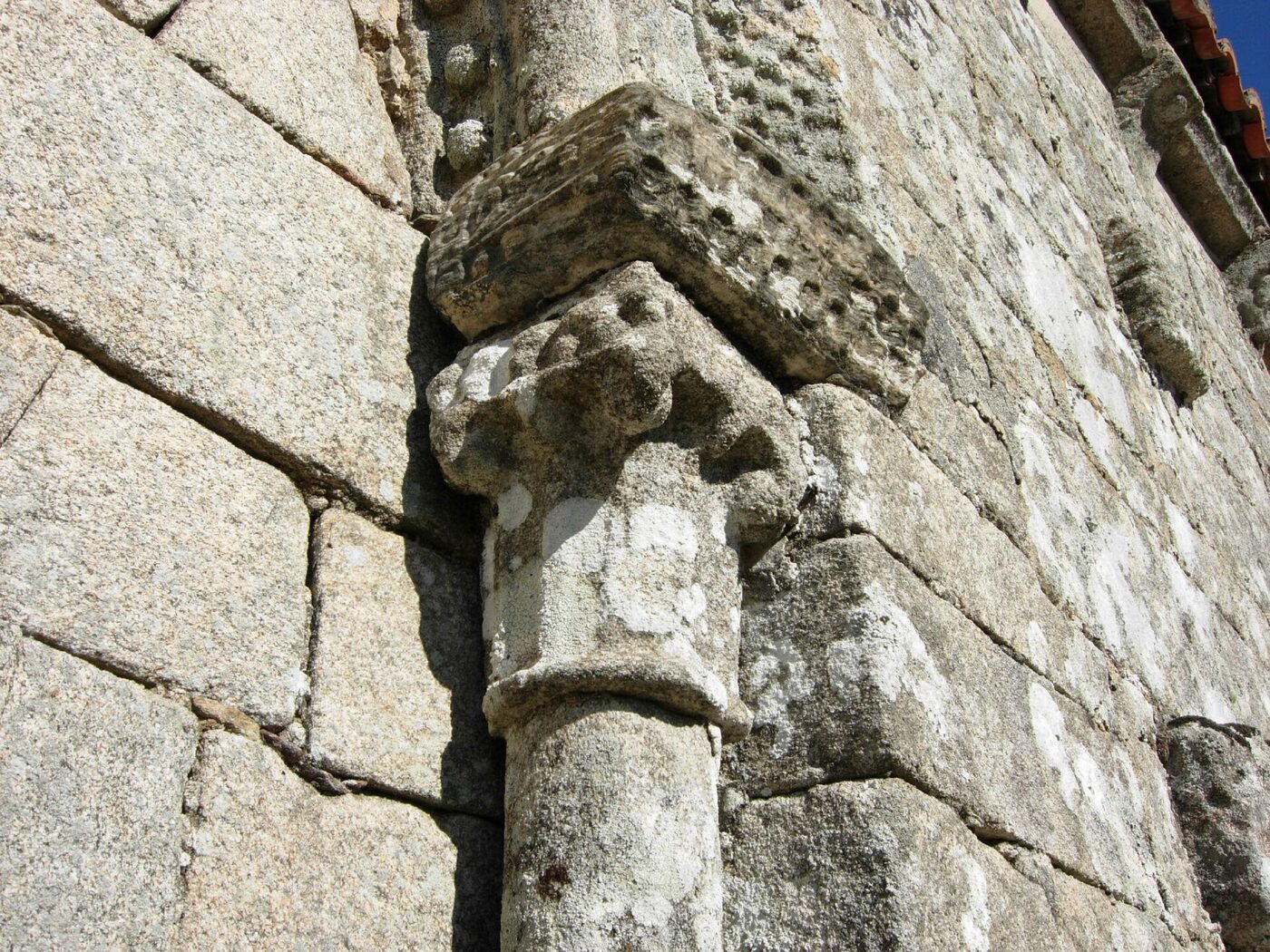 Igrexa de San Miguel de Oleiros en Carballedo