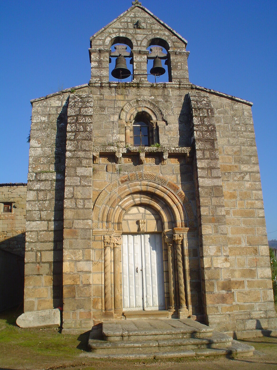 Igrexa de Santa María de Gomariz en Leiro