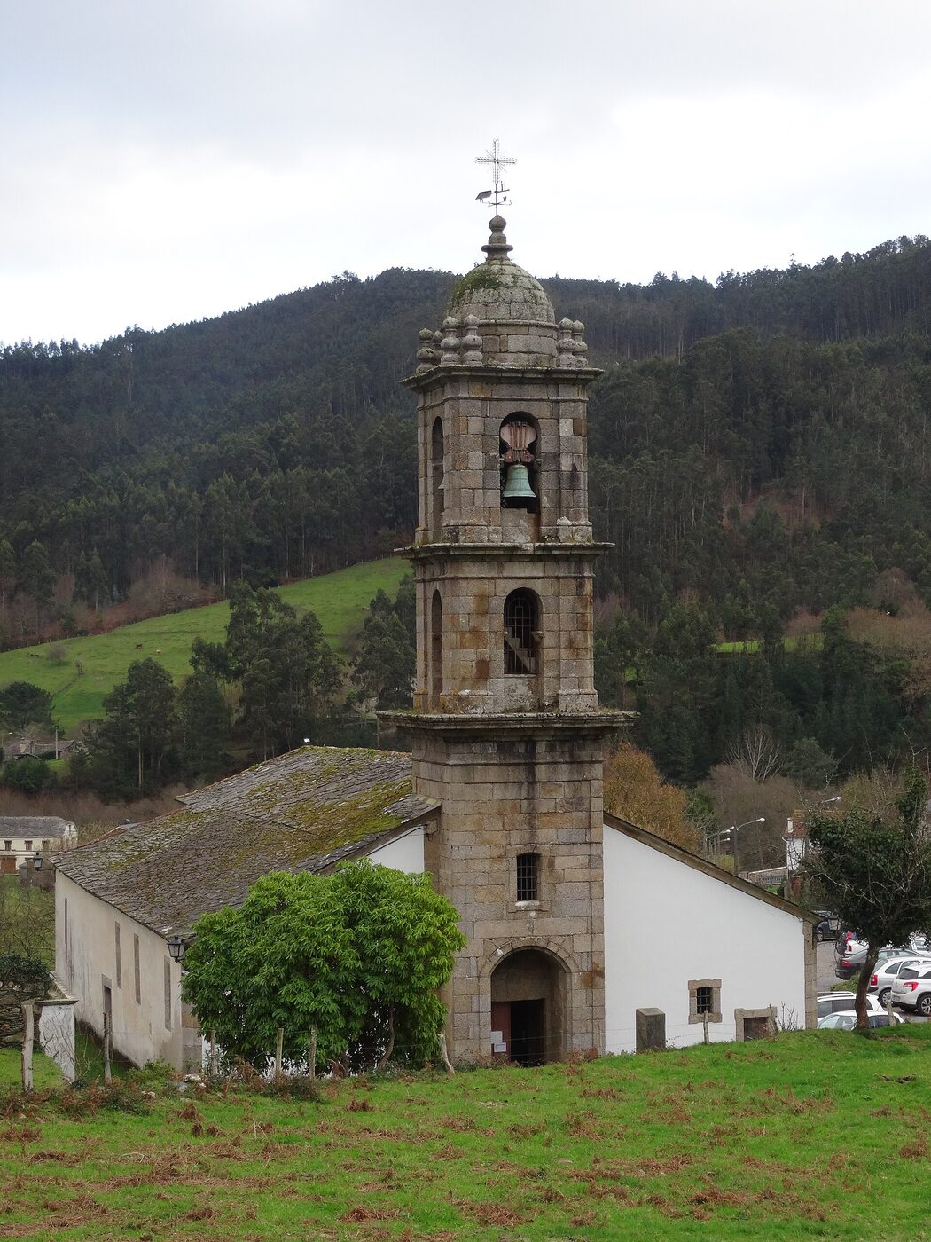 Igrexa de Santiago de Bravos en Ourol