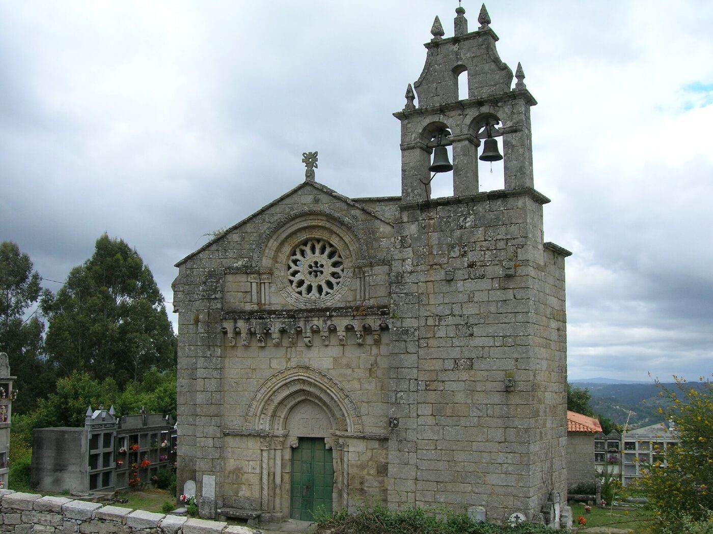 Igrexa de San Tomé de Serantes en Leiro