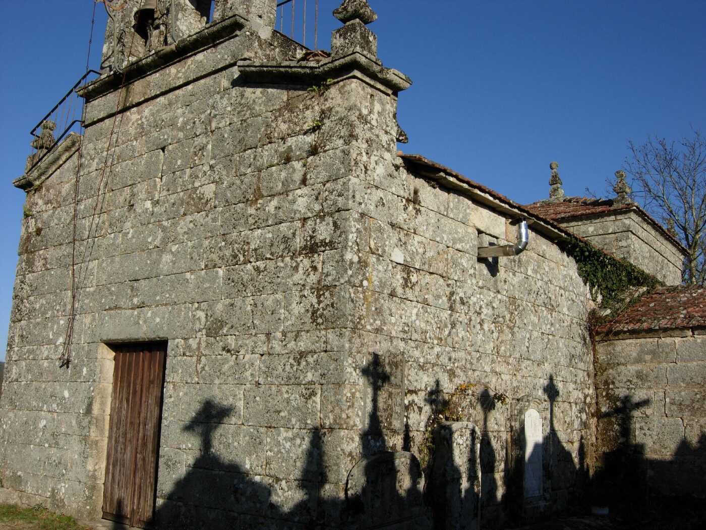 Igrexa de Santo Estevo de Cangues en O Irixo