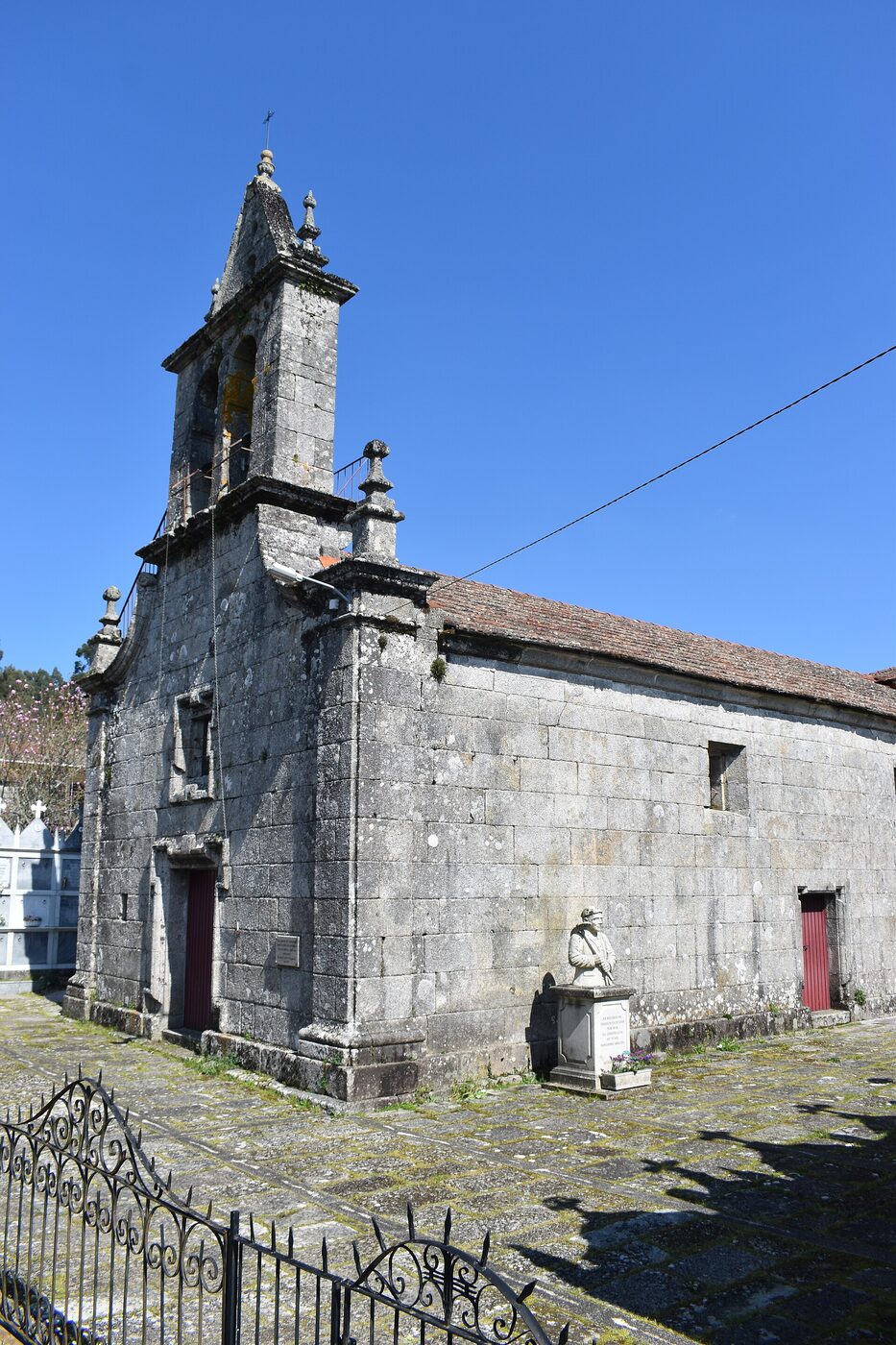 Igrexa de San Cosmede de Cusanca en O Irixo