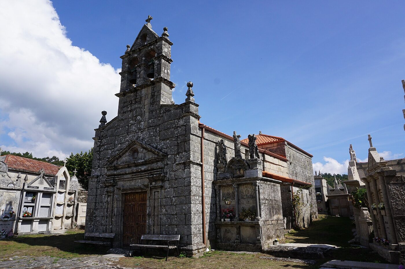 Igrexa de San Xulián de Parada de Labiote en O Irixo
