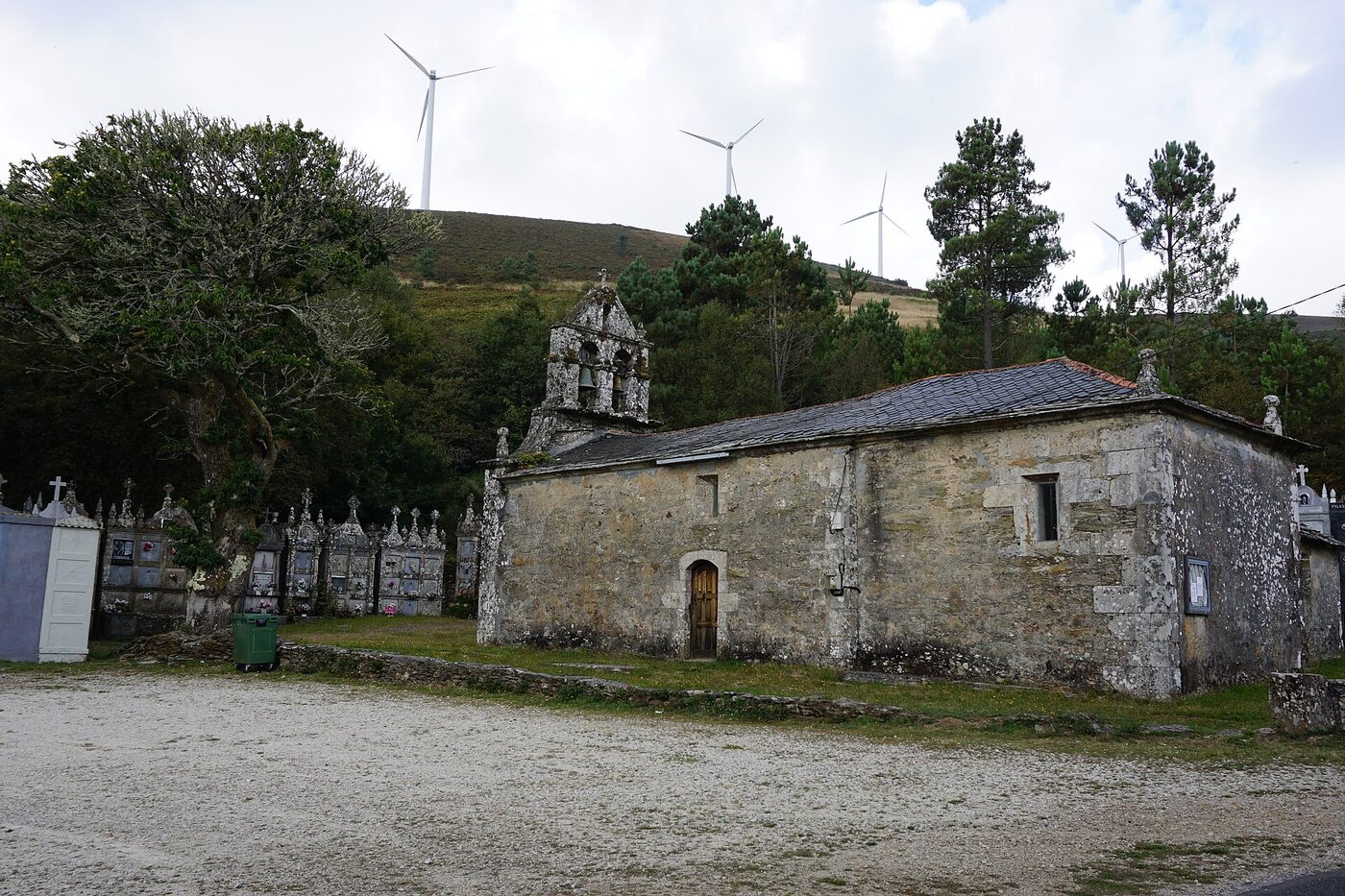 Igrexa de San Pedro de Espiñeira en O Irixo