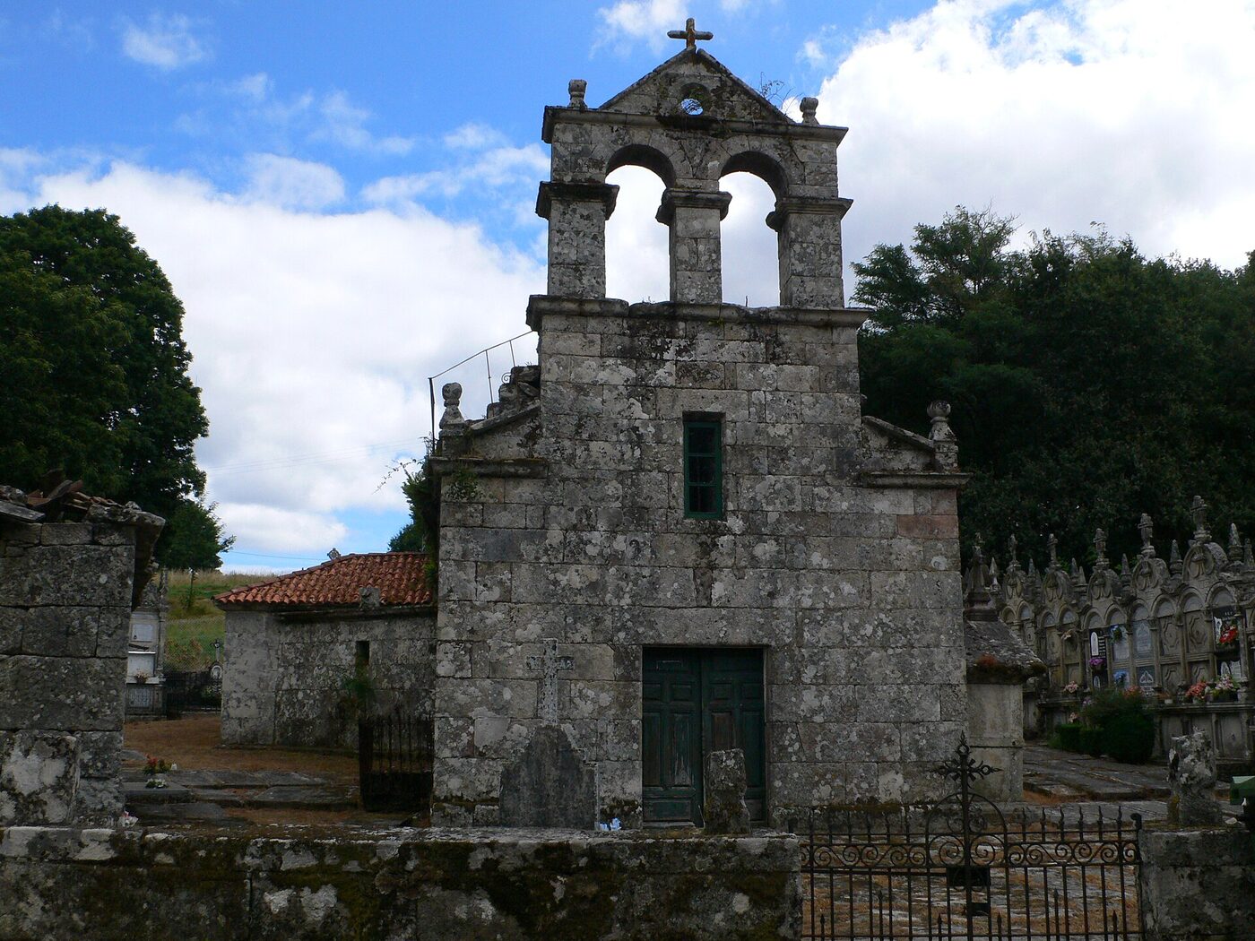 Igrexa Vella de San Paio de Loeda en Piñor