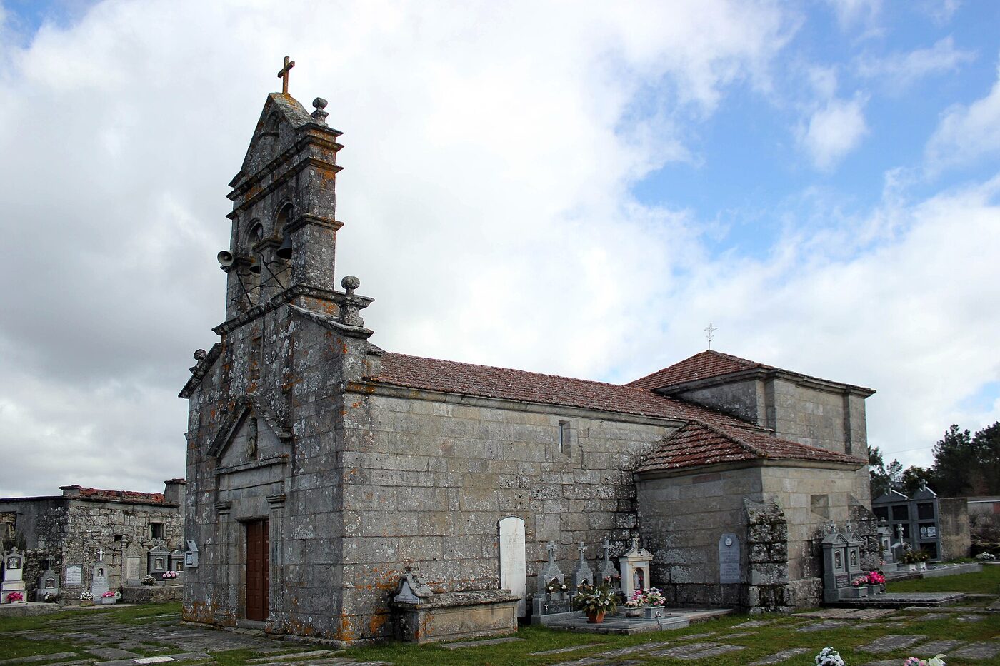 Igrexa de San Mamede da Canda en Piñor