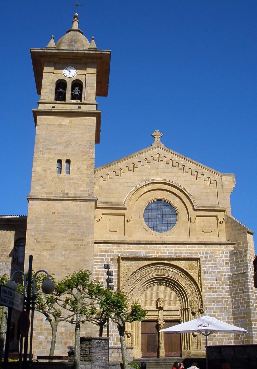 Andra Maria eta Done Petri en Mungia