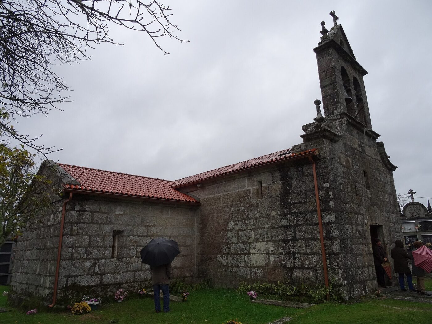Igrexa de Santa María de Vilar de Condes en Carballeda de Avia