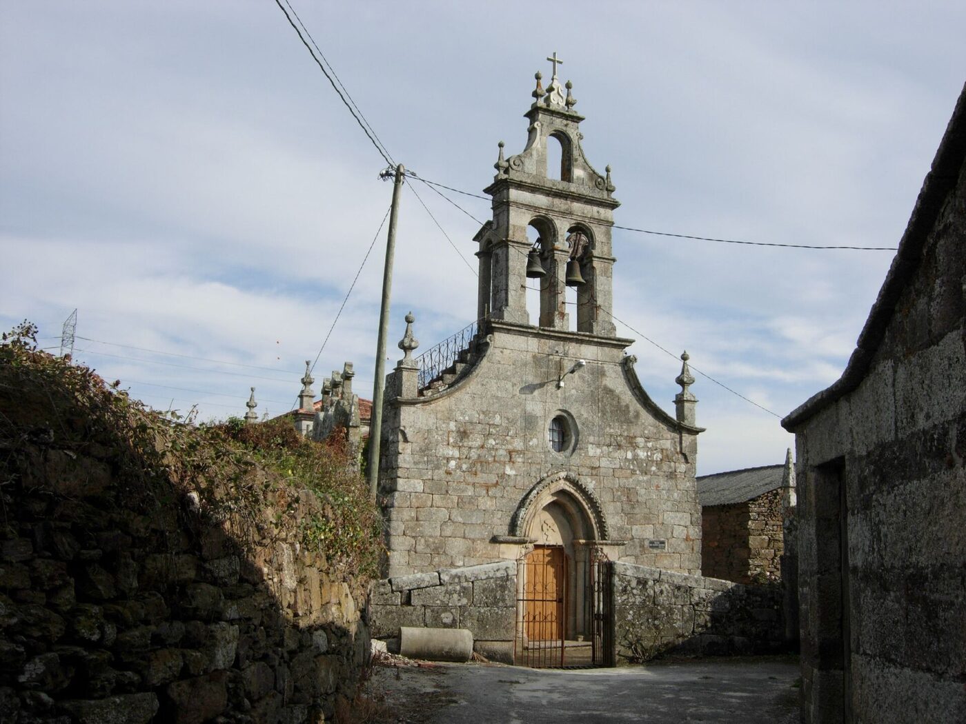 Igrexa de San Xoán de Sadurnín en Cenlle