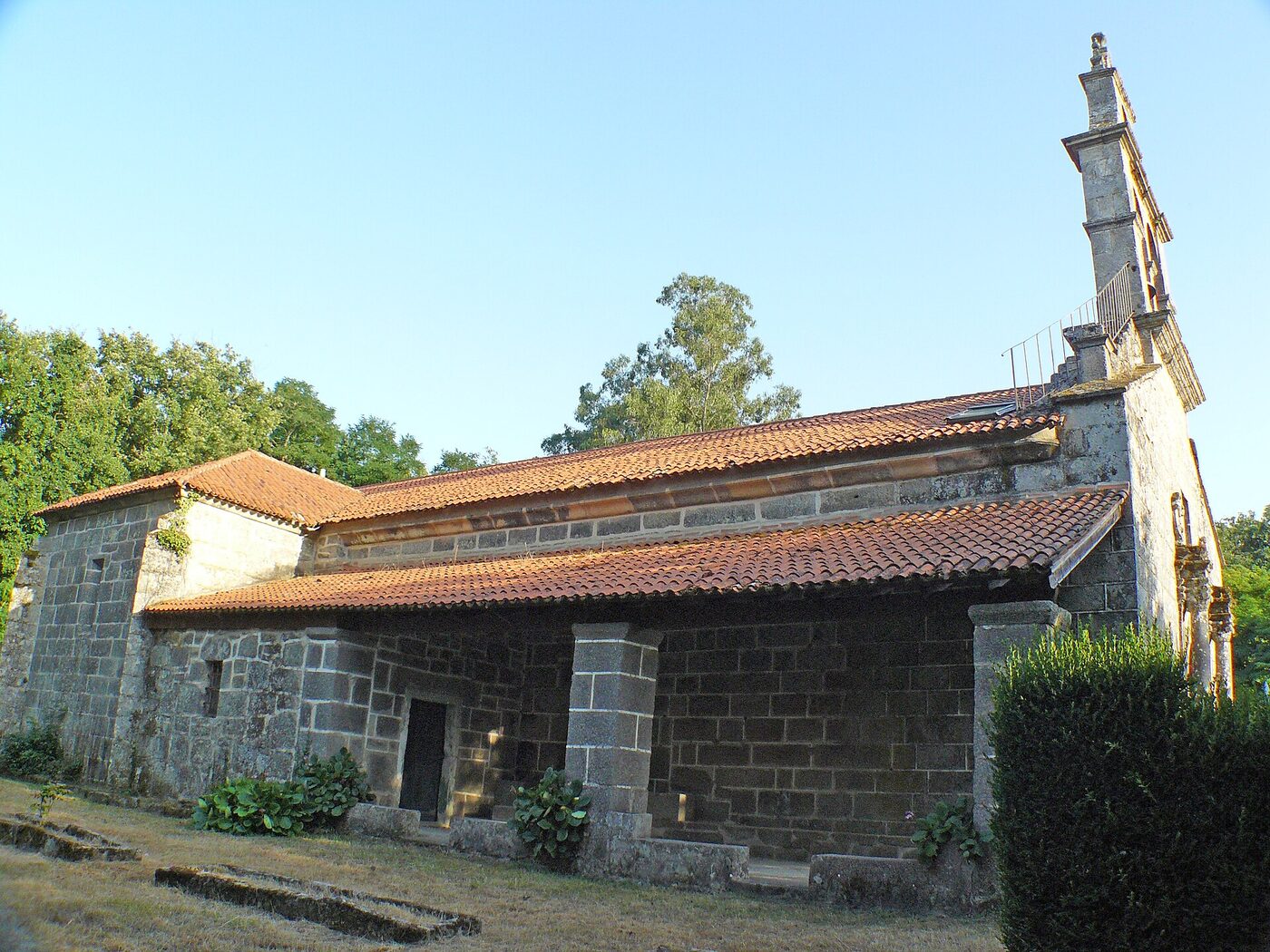 Igrexa de San Miguel de Osmo en Cenlle