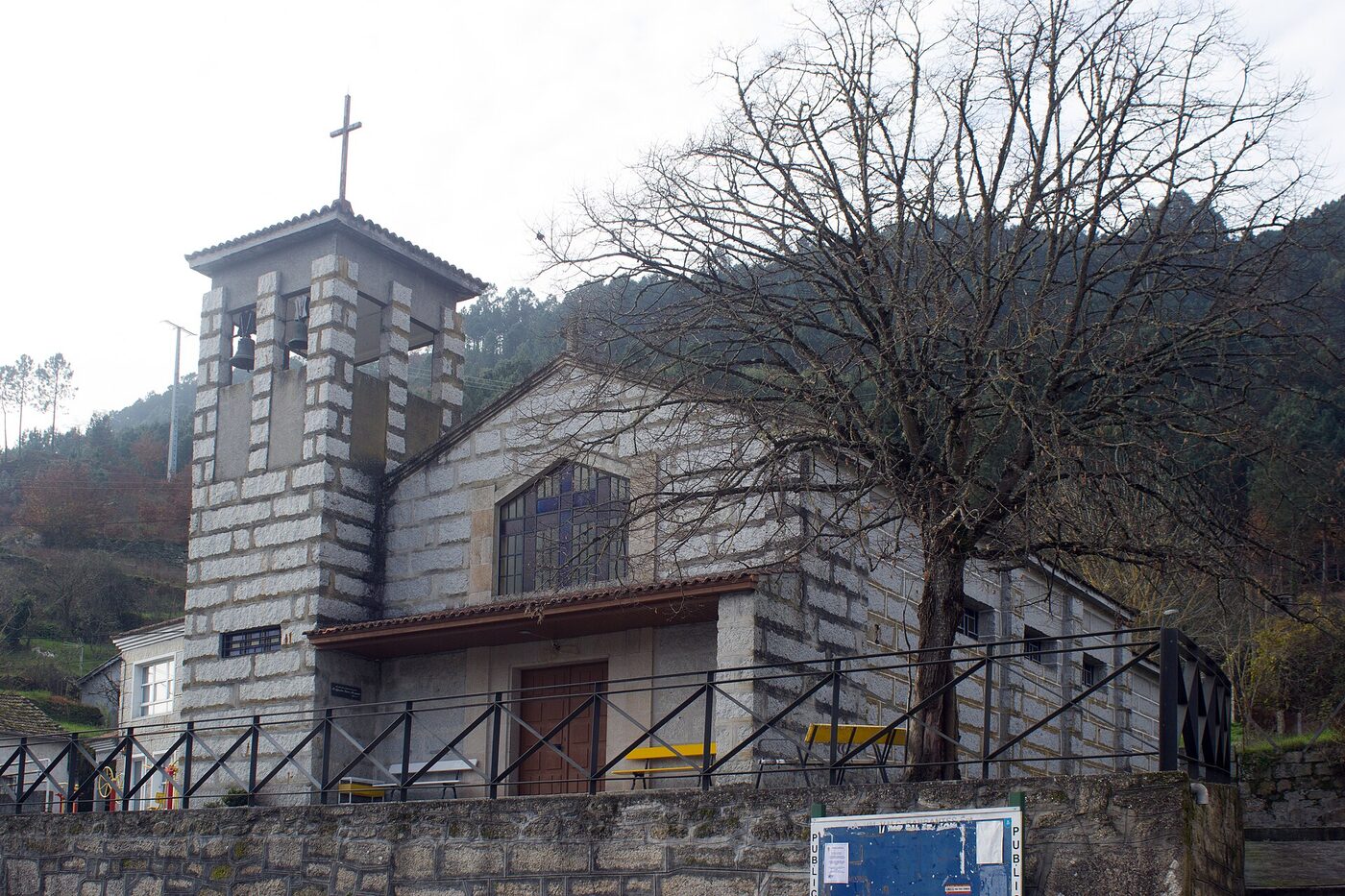 Igrexa de Santo Antonio da Barca de Barbantes en Cenlle