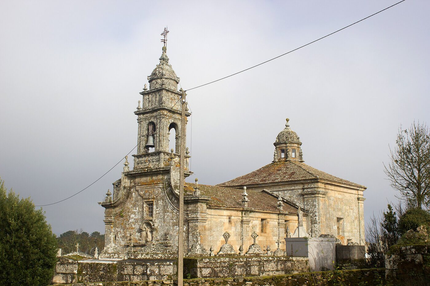Igrexa de Santa María de Salamonde en San Amaro