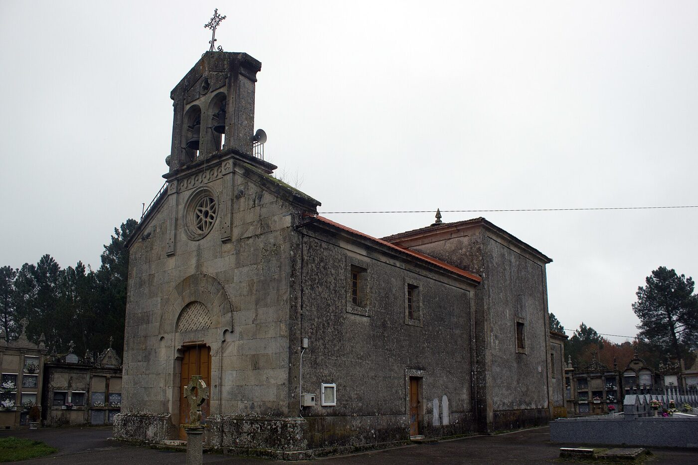 Igrexa de San Martiño do Lago en Maside