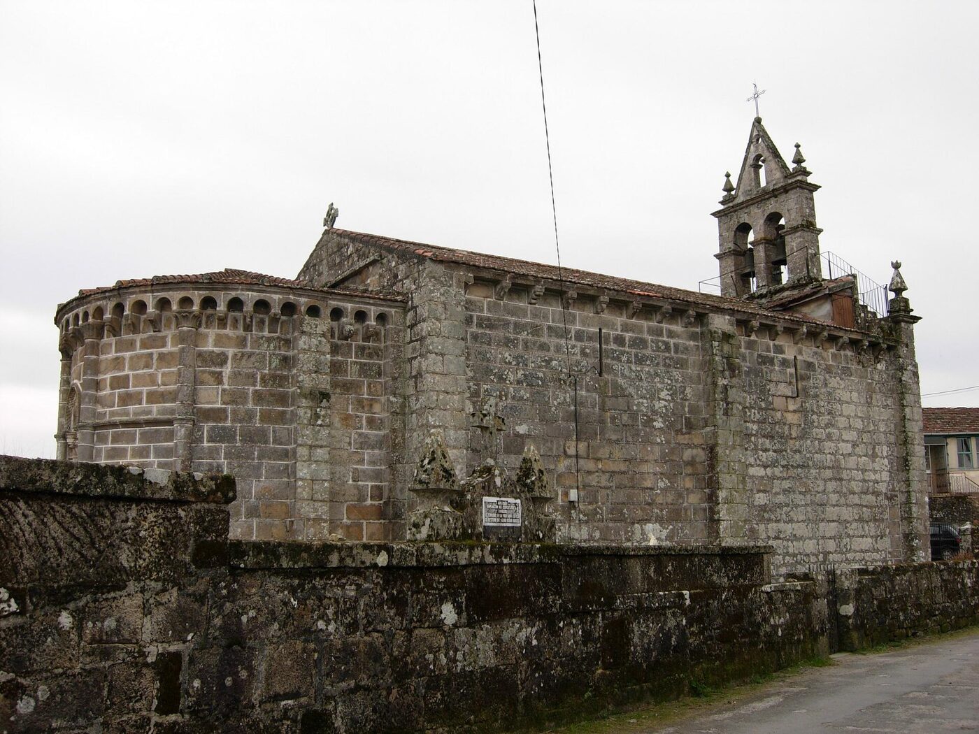 Igrexa de Santa María de Louredo en Maside