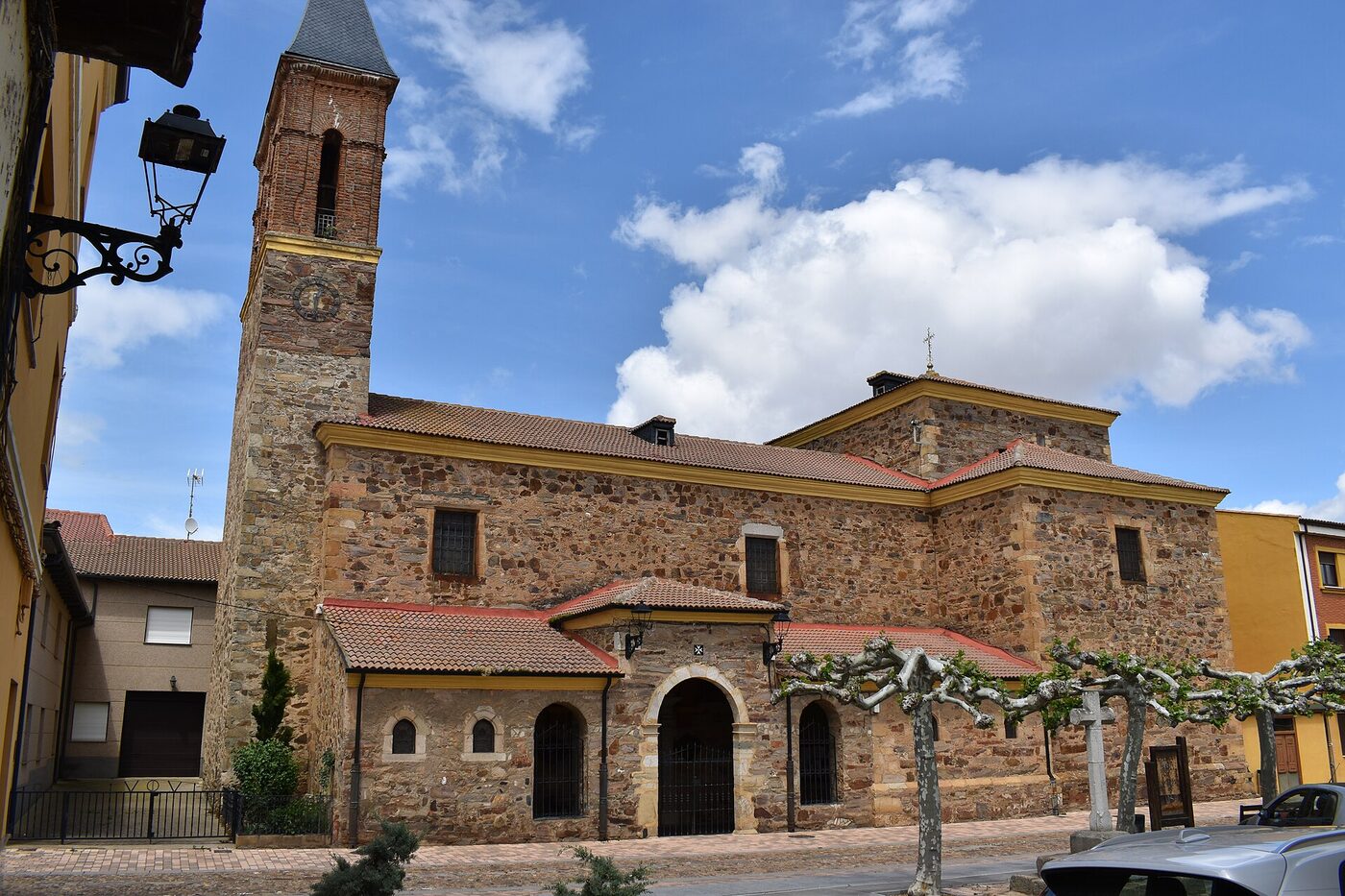 Iglesia de San Juan Bautista en Hospital de Órbigo