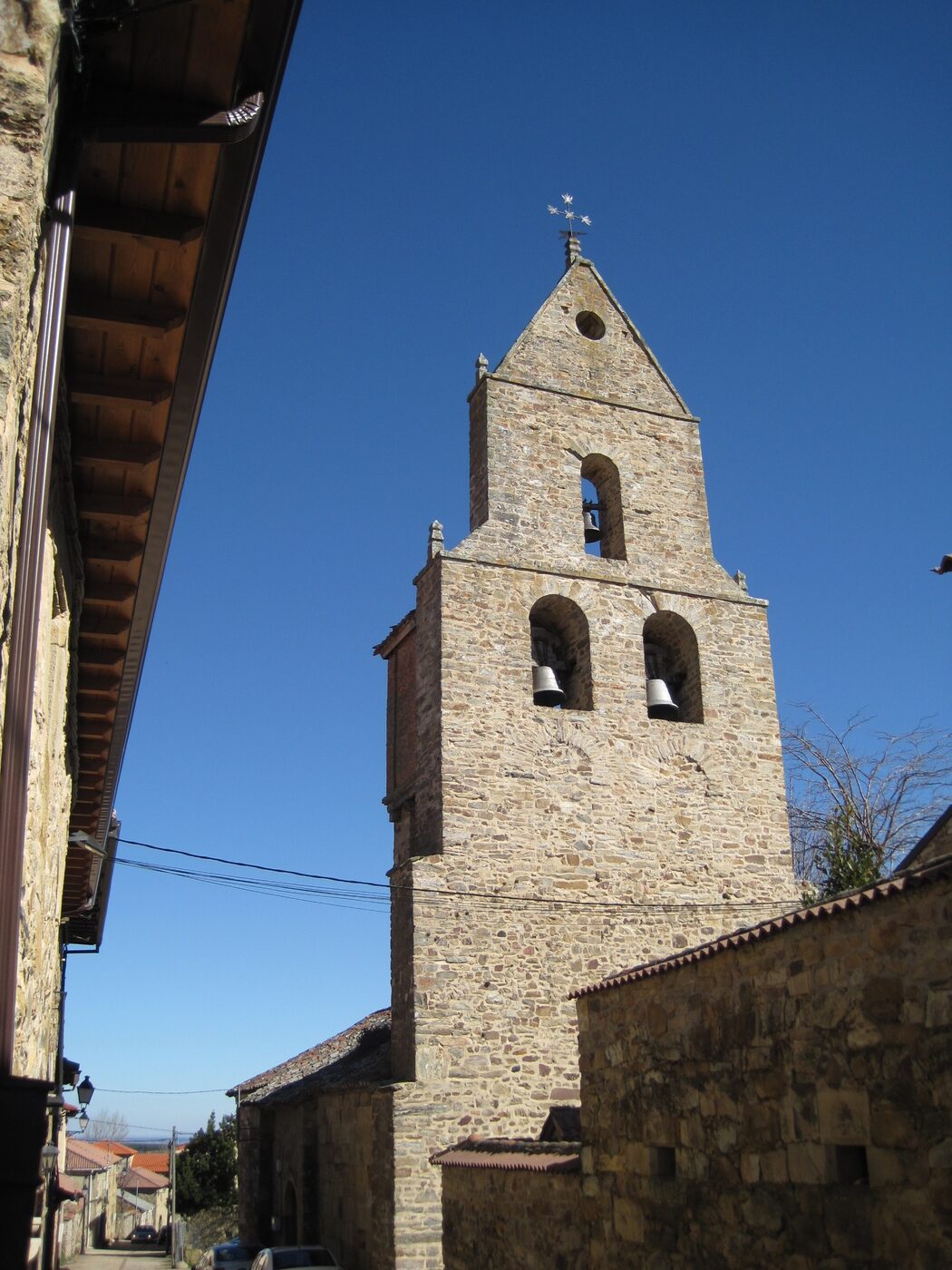 Iglesia de la Asunción de Nuestra Señora en Santa Colomba de Somoza