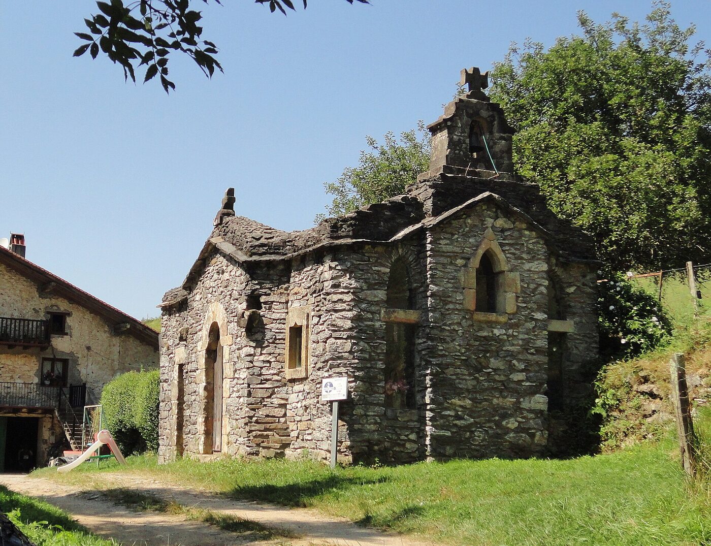 Santa María de Ozentzio ermita en Oyarzun