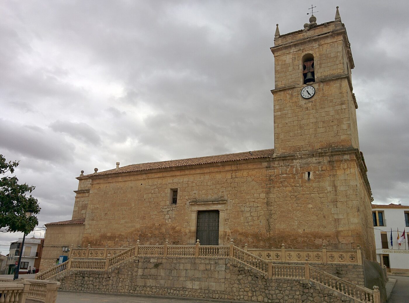 Iglesia de San Andrés en Ledaña