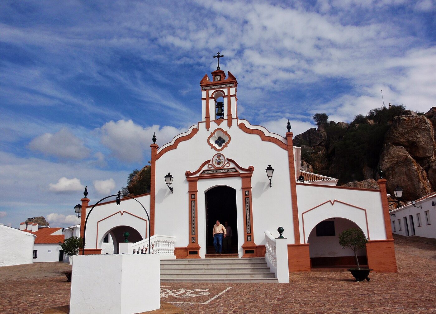 Ermita de la Virgen de la Peña en Puebla de Guzmán