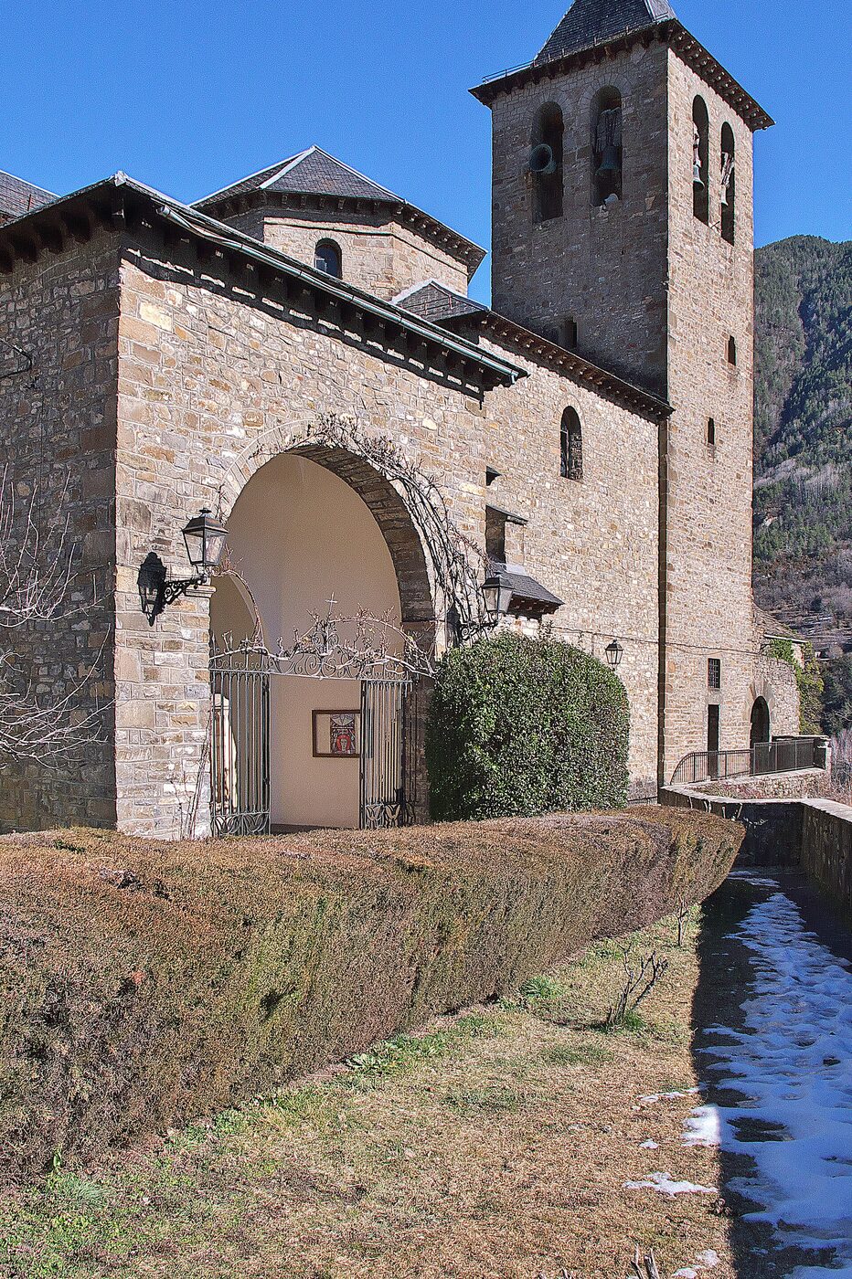 Iglesia de San Salvador en Torla-Ordesa