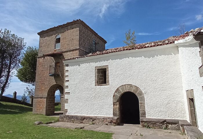 Santuario de Nuestra Señora del Acebo