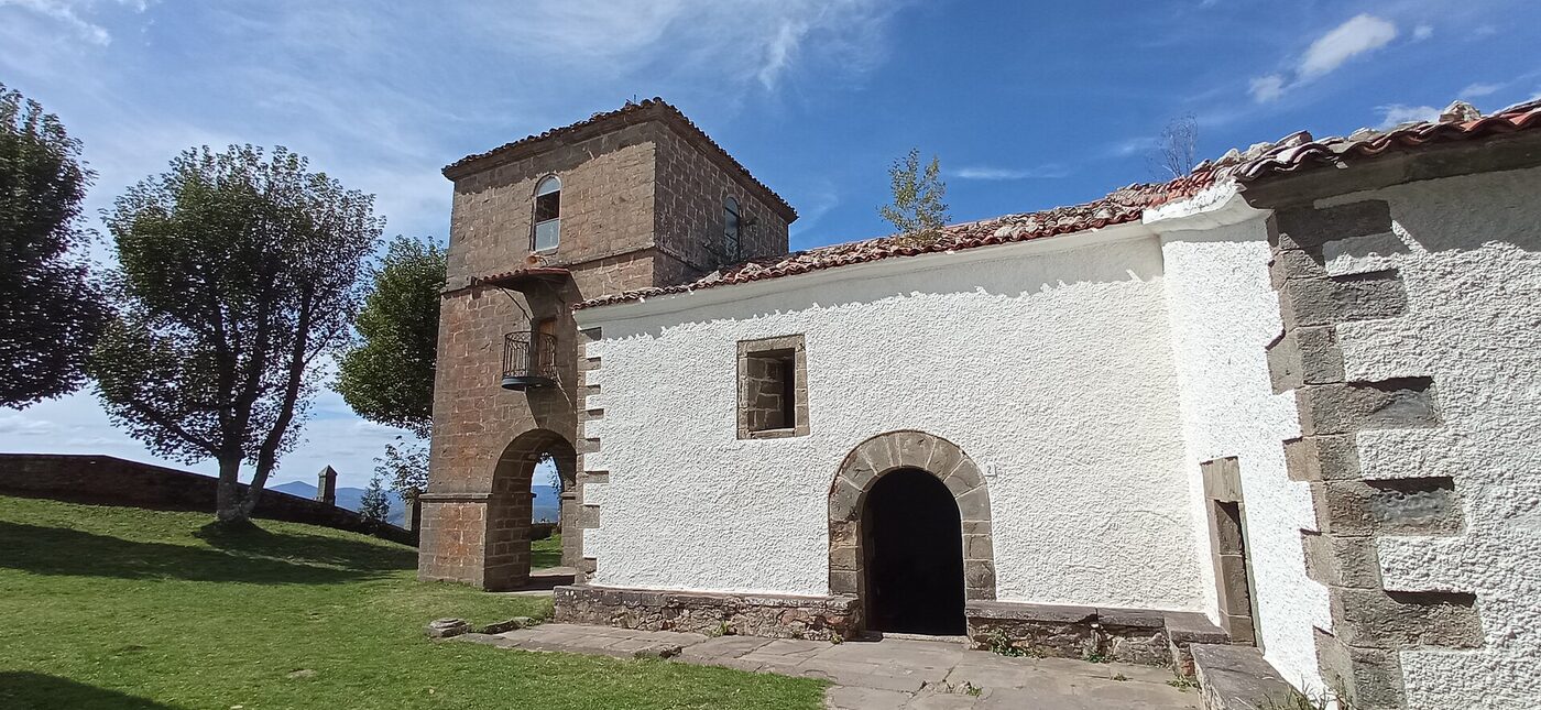 Santuario de Nuestra Señora del Acebo en Cangas del Narcea