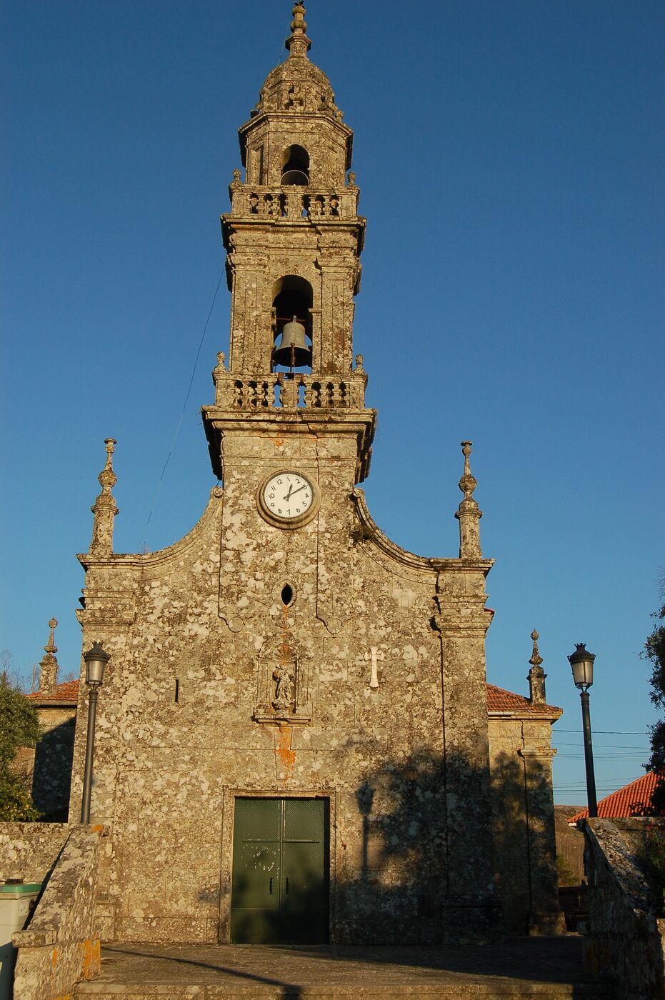 Igrexa de San Miguel de Carballedo en Cerdedo Cotobade